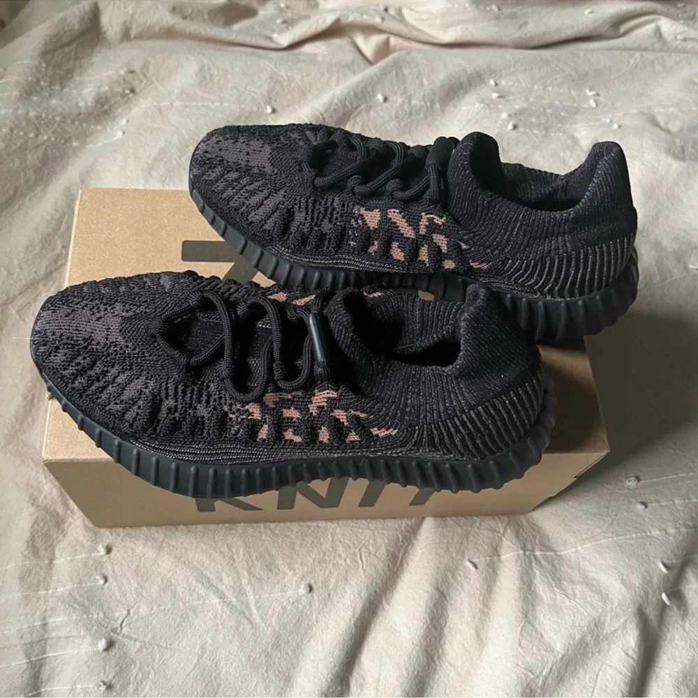 Yeezy 350 V2 CMPCT Slate Carbon - 5 - Picture 7 of 9